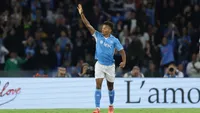 Buitenland: Neres valt in tijdens kampioensfeest van Napoli