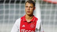 Steur: 'Doelstelling is om vaste speler van Jong Ajax te worden'