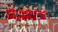 AZ boekt verrassende overwinning op Fenerbahçe, FC Twente verspeelt voorsprong in Nice