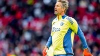 Van der Sar ziet goed momentum binnen Ajax: 'Er zit een goede schwung in de club'