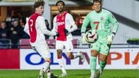 Jong Ajax profiteert van blunder Telstar-keeper en boekt eerste thuiszege