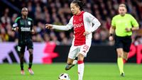 Rondom Ajax: Spaan kan niet leven met reserverol Fitz-Jim tegen PEC: 'Niet in Ajax' belang'