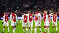 Kranten: 'Zelfs in eigen huis tegen Almere City dwong Ajax voor rust nagenoeg niks af'