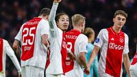 Ajax herovert tweede plaats in Eredivisie na eenvoudige zege op Almere City