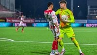 Setford pakt hoofdrol met twee gezichten bij nederlaag Jong Ajax