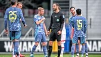 Klaassen verklaart bijzonder rode kaart moment: 'Bedoeling dat we beide een goede wedstrijd spelen'