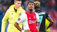 Ajax zonder geschorste Hato naar Riga; Farioli mist nog meer sterkhouders in Letland