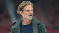 De Boer verwacht 'beter Ajax' tegen Galatasaray: 'Er zijn nu meer ruimtes'