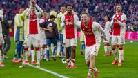 Taylor groeit in voortrekkersrol bij Ajax: 'Met de trainer over gehad'