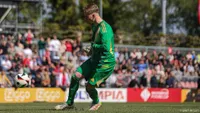 Ajax legt Engel (17) vast; talentvolle doelman tekent tot medio 2028