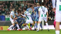 Kranten vatten dramatische avond samen: 'Chaos, matpartij en tranendal bij Ajax in Euroborg'