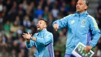 Farioli vertrekt door voordeur: 'Stiekem klappen 40- tot 50 duizend Ajax-supporters hem vaarwel'