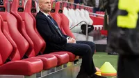 'Keizer heel hoog bij Kroes, maar trainer twijfelt; Ajax twijfelt zelf over Simonis'