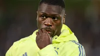 Rondom Ajax: Kieft ziet dilemma: 'Brobbey verkopen of vertrouwen houden'