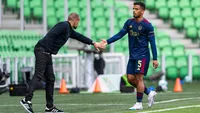'Feyenoord heeft Ajax-target op de radar; Heitinga hoopt Wijndal aan de praat te krijgen'