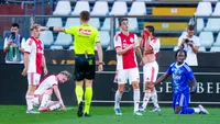 Flink gewijzigd Ajax stapelt fout op fout en gaat kansloos onderuit in finale Como Cup