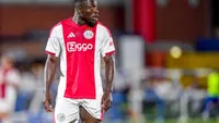 Van der Vaart denkt aan vertrek voor Ajacied: 'Ik denk dat Ajax hoopt hem nog te verkopen'