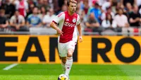 Rondom Ajax: Heitinga praat over positie Regeer en noemt Real Madrid-speler als voorbeeld