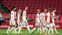 Kranten zien Ajax terugvallen op systeem van Farioli, al is er ook een belangrijk verschil
