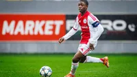 Nash leert veel van routiniers bij Ajax 1: 'Zijn altijd optimaal bezig in de gym'