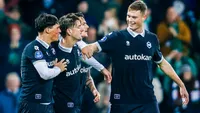 Resink blinkt uit bij FC Groningen met twee doelpunten; PSV wint in spectaculair duel