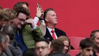 Van Gaal blijft na gesprek met RvC-leden Bamberger en Ophof aan als adviseur van Ajax