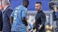 Brobbey gaat in op vroegtijdige wissels bij Ajax: 'Dat was iets van Farioli'