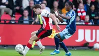 Jong Ajax-talent kondigt zelf vertrek aan via Instagram: 'Besloten om de club te verlaten'