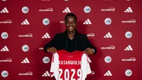 Ajax beloont verdediger Kasanwirjo (18) met eerste profcontract