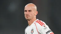 Buitenland: Bazoer schakelt Cerny uit in Turks bekertoernooi