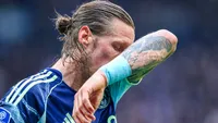 Ajax veroordeeld tot play-offs na onthutsend gelijkspel in zeiknat Heerenveen