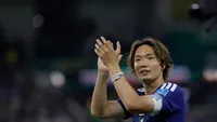 Rondom Ajax: Bondscoach Japan complimenteus richting Itakura en Tomiyasu