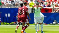 Onmachtig Qatar verrast tegen Zwitserland en speelt gelijk door doelpunt in slotfase