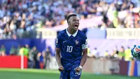 Mbappé helpt Frankrijk met benutte strafschop langs stugge Paraguayanen