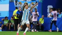 Oud-Ajacied Martínez vervult hoofdrol tijdens zwaarbevochten zege Argentinië