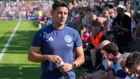 Rondom Ajax: Ajax deelt beelden van bevlogen Míchel tijdens oefenwedstrijd