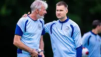Ajax kent toch een Nederlands gezicht in nieuwe 'Spaanse' staf; Míchel stelt iedereen voor