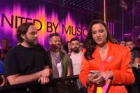 Grindr notificaties van man gaan af tijdens uitzending van Eurovisie songfestival