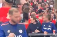 PSV-supporter is te lui om naar toilet te gaan en wordt nu wereldberoemd