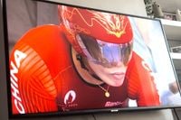 De start van Chinese wielrenster Li Xiaohui op Paralympics was niet goed