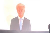 Geert Wilders intro van Hosselen tijdens concert van Boef