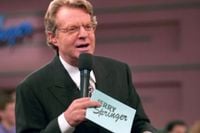 Netflix komt binnenkort met docu: Jerry Springer: Fights, Camera, Action