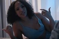 Natuurfilms-actrice Romy Indy slaat aan het rappen in "Ben Je Down”