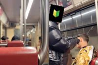 De rijdende kapsalon is nu gevestigd in tram 6 in Den Haag