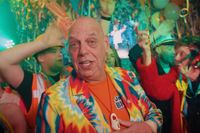 Carnaval 2025: Jan Biggel doorbreekt taboe met nieuw nummer "M'n Oma Die Heeft 'n Stoma"