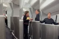 Vliegtuigdrama in Brazilië: vrouw probeert cockpit binnen te stormen en wordt door crew tegen de grond gewerkt