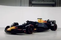 F1-coureurs racen in levensgrote LEGO-auto’s tijdens Grand Prix van Miami