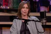Anouk betaalt zelf om bij VI op te treden en is daar opvallend eerlijk over: "Ik moet gewoon kaarten verkopen”