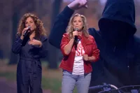 Katja Schuurman en Babette van Veen bezingen fatbike-tuig: “Kom niet aan m’n kont”