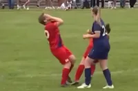 Vrouwenvoetbal is geen theekransje: dubbele knock-out na brute loeier